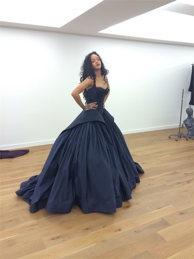 Sexy Halter Backless Ball Gown Long Prom Evening Party Dresses E320