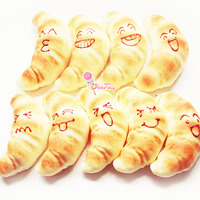 Jumbo Croissant Emoticon Squishy (Super soft) - Thumbnail 1
