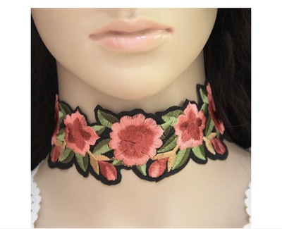 Flower choker