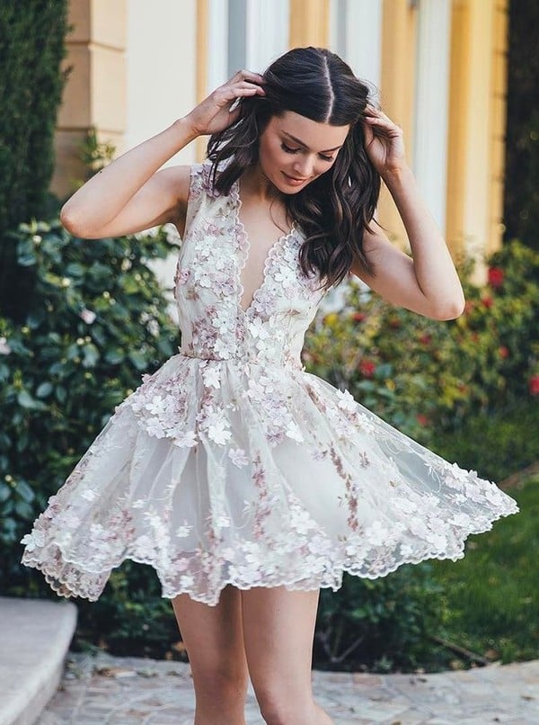 Stylish A-Line V-Neck Sleeveless Short White Homecoming Dress with Appliques