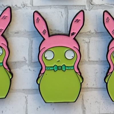 Loo-eez-eh ko-pee seconds pin