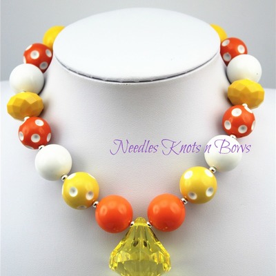  candy corn inspired chunky bead bubblegum necklace, girls jewelry, fall, halloween bubblegum necklace - Thumbnail 5