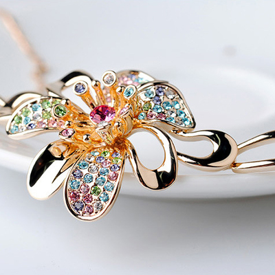 Multi color crystal rhinestone floral petal  handmade pendant necklace premium gemstone necklace gold necklace for women&girls
