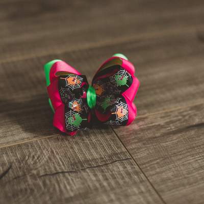 Spiders the ella bow