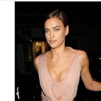 2017 Irina Shayk Celebrity Dresses Sexy Red Carpet Evening Dresses A-Line Chiffon Deep V-Neck Long Prom Party Gowns Side Split - Thumbnail 1