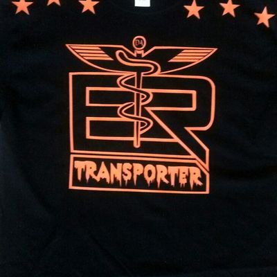 E.r datransporter (black&orange) artist t-shirt.