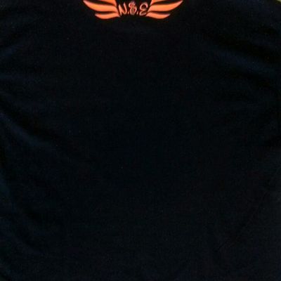 E.r datransporter (black&orange) artist t-shirt.