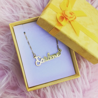 Single name plate necklace
