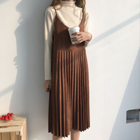 Pleated medium dress and turtleneck top - Thumbnail 2