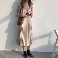 Pleated medium dress and turtleneck top - Thumbnail 3