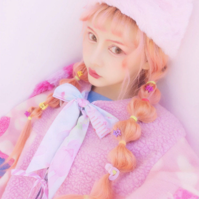 Harajuku Air Bang Golden Long Wavy Wigs