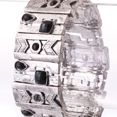 Jewel embedded bracelet-silver