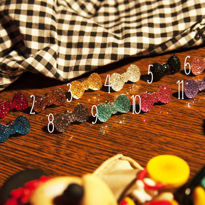 Rhinestone bowknot plug