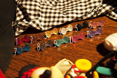 Rhinestone Bowknot Plug