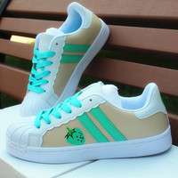 STRAWBERRY SNEAKERS - Thumbnail 3