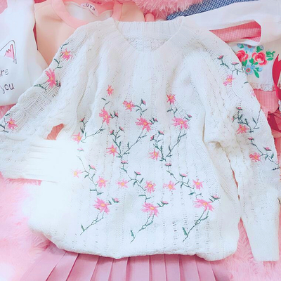 Sweet floral flower embroidery sweater - Thumbnail 5