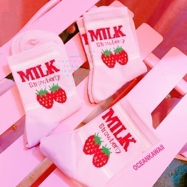 STRAWBERRY MILK SOCKS