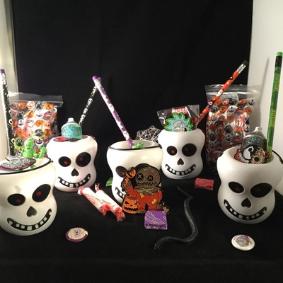 Mystery skull buckets