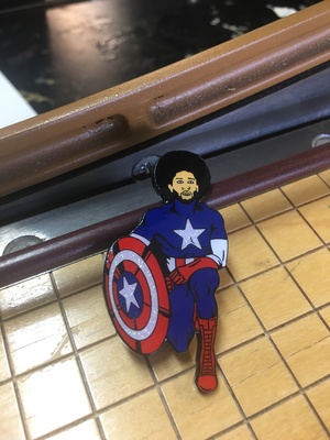 Kaeptain America Pin