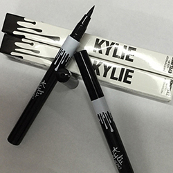 Kylie Jenner Black liquid Eyeliner