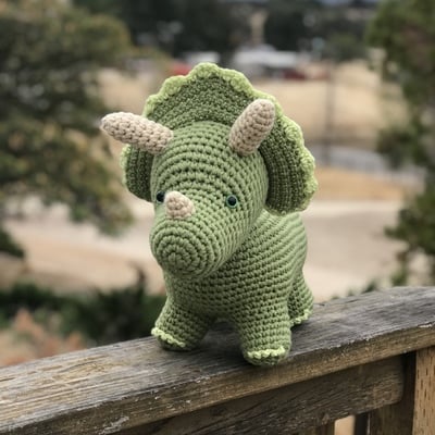 Dinosaur triceratops plushie - Thumbnail 3