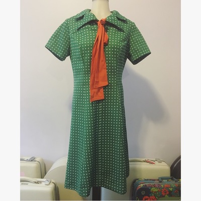 60's green dress