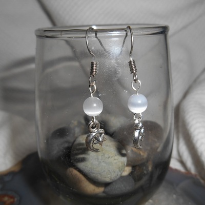White catseye moon/star earrings