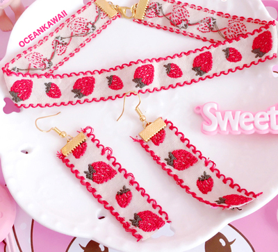 KAWAII STRAWBERRY CHOKER+EARRINGS SET