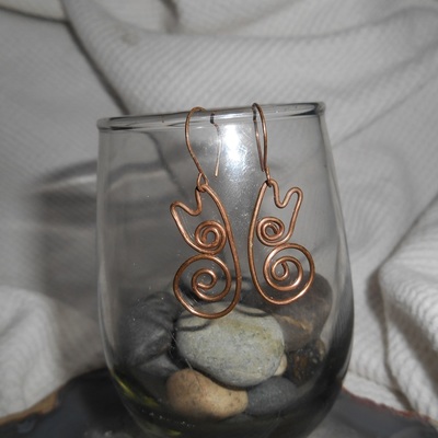 Copper wire kitty earrings