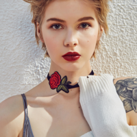 Chic Rose Choker - Thumbnail 1