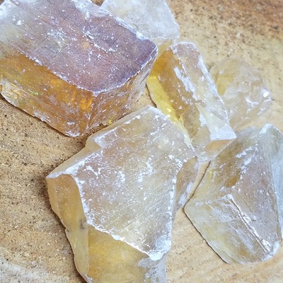 Honey calcite