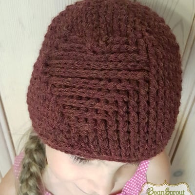 Heart embossed beanie (rts)