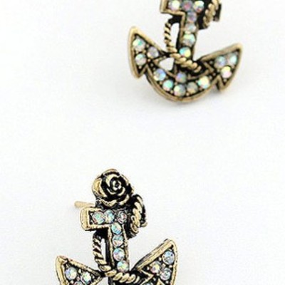 Gold anchor stud earrings