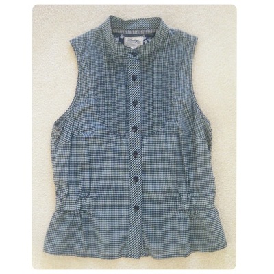 (New with tags) Sleeveless Button Down Shirt