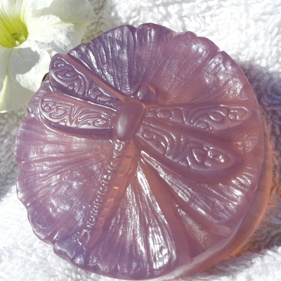 Dragon fly round glycerin bar in dragon's blood fragrance - Thumbnail 1