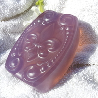 Fleur De Lis glycerin bar in Dragon's Blood fragrance - Thumbnail 3