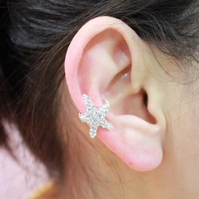 Starfish ear cuff