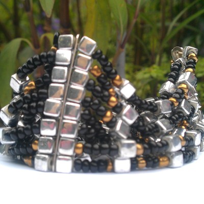 Metallic bracelet