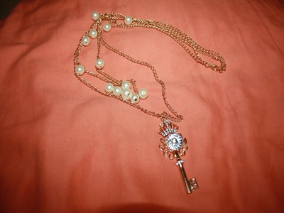 Heart Key Pearl Necklace