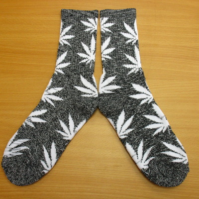 Weed marijuana pattern crew socks grey heather/white color