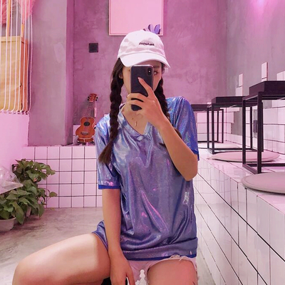 Hologram metallic shining v-neck tee - Thumbnail 5