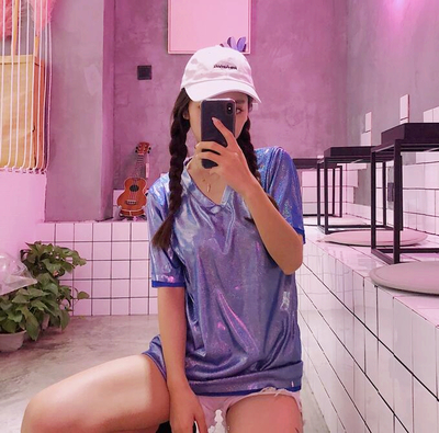 Hologram Metallic Shining V-neck Tee