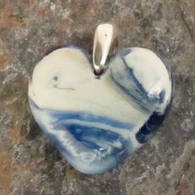 Arctic fog glass heart pendant - Thumbnail 1