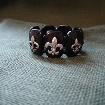 Black fleur de lis stretch