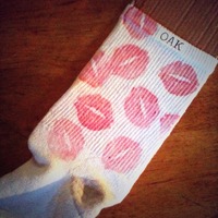 Oak Red Kiss Socks  - Thumbnail 1