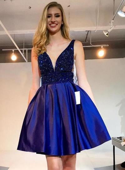 Cute Beaded Short Homecoming Dresses V-Neck Prom Dresses Knee Length Evening Formal Dresses