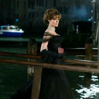 Inspired by Angelina Jolie in Movie Celebrity Dresses Black Ball Gown Tulle Off the Shoulder Prom Dresses Evening Formal Gowns - Thumbnail 2