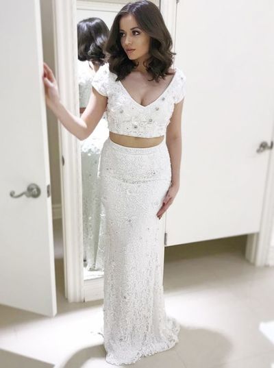 Charming Two Piece V Neck Cap Sleeve White Mermaid Long Prom Dress Beaded Lace Evening Party Dress