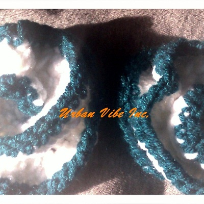 Urban sassy flowers in spring (teal)