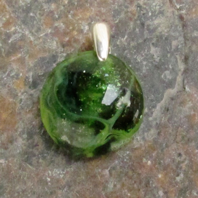 Rainforest green glass pendant small - Thumbnail 4